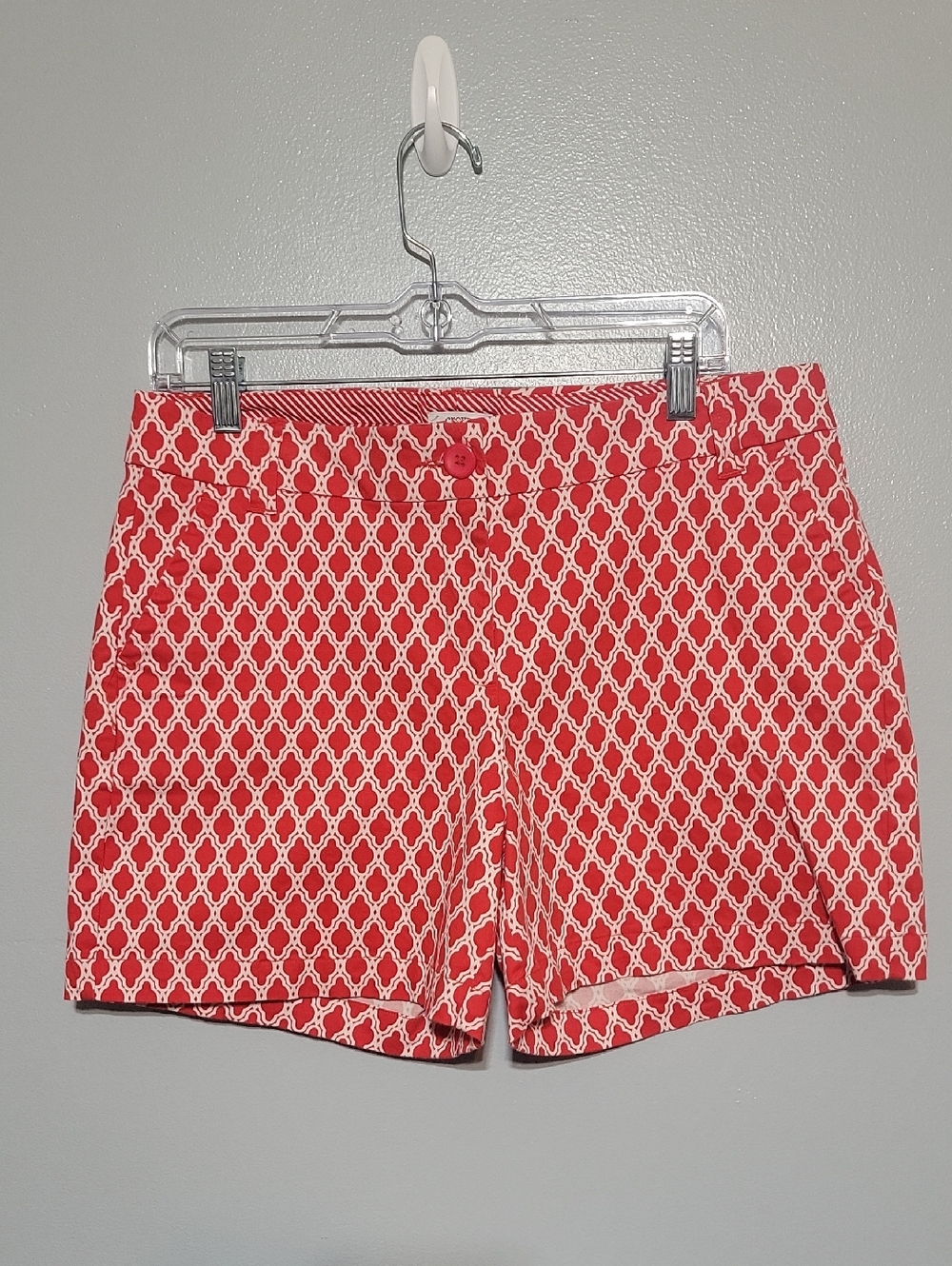 Crown and Ivy Women's Red White Geometric Chino Flat Front Pockets Sz 10 Preppy
